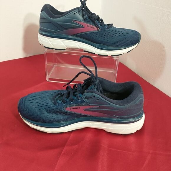 Brooks Navy and Pink Running ShoesBrooks Dyad 11 Womens 9B Shoes Blue Running - Picture 2 of 9